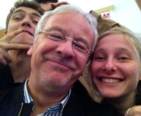 Dr. Roland Jerzweski mit Schüler_Innen auf Klassenfahrt nach Transsylvanien, März 2016