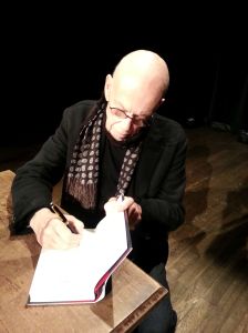 Bernd Fischerauer signiert mein Buch-Exemplar