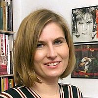 Dieses Bild hat ein leeres alt-Attribut; sein Dateiname ist katrin-neoral_saengerin_stellv-geschaeftsfuehrerin_neue-jazzschool-muenchen_kulturpolitik_k.jpg