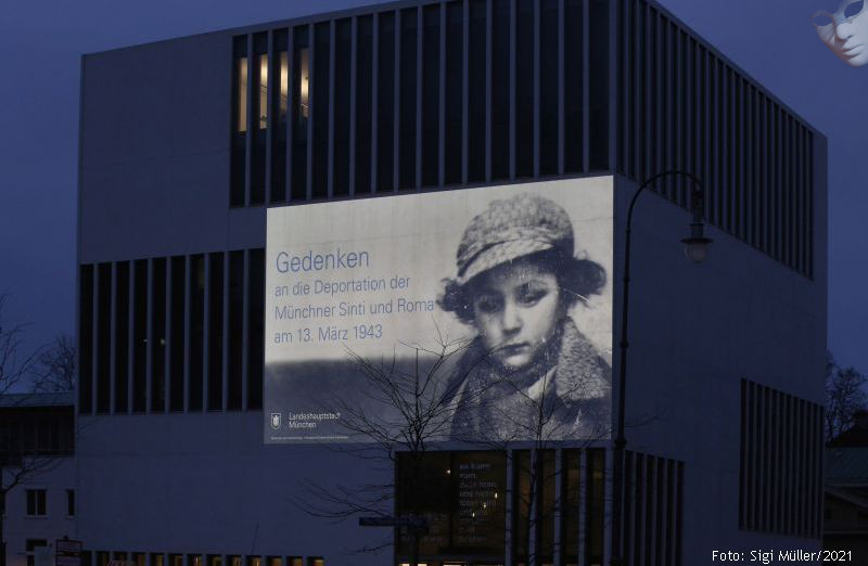 „In der Erinnerung liegt die Kraft, Gerechtigkeit zu erneuern. (…)“ – Zum Gedenken an die Deportation der 141 Münchner Sinti und Roma, am 13. März 1943, das Programm 2026 der Landeshauptstadt, sowie die  Abschrift einer Predigt von Dekan Felix Reuter (Ökumenischer Gedenkgottesdienst, 11.3.25)