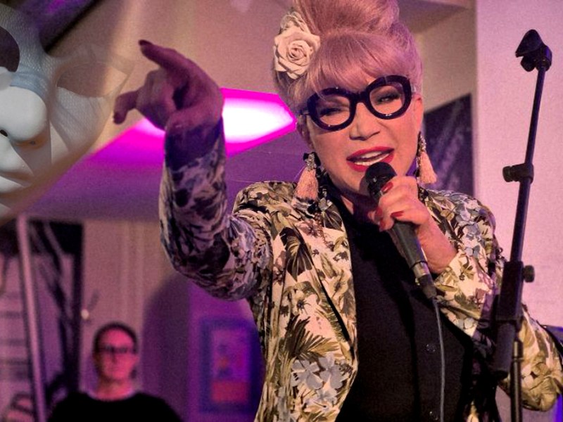 Chris Kolonkos SUMMER NIGHT zeigt Travestie als schillerndes  Panoptikum  (3. bis 21.6.)/Hofspielhaus  – Impressionen vom Presseempfang&nbsp;–